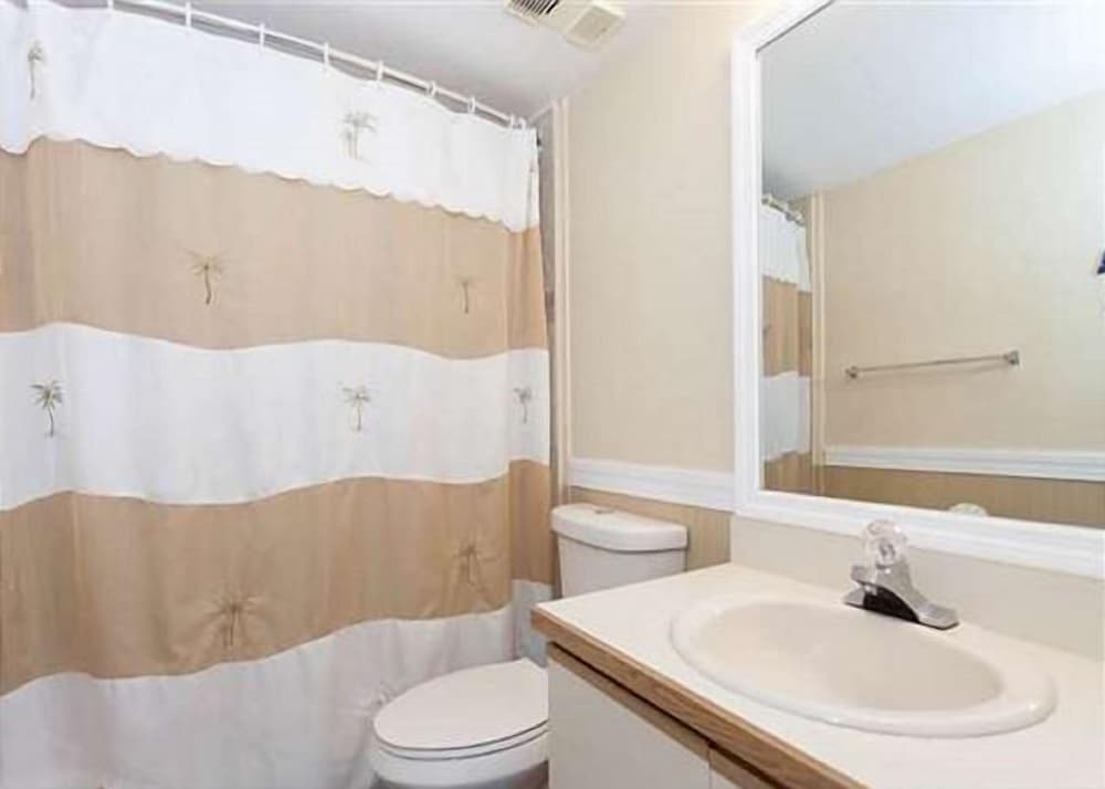 2 Bed, 2 Bath, Upgraded, Pool View - Ocean Village Club E35