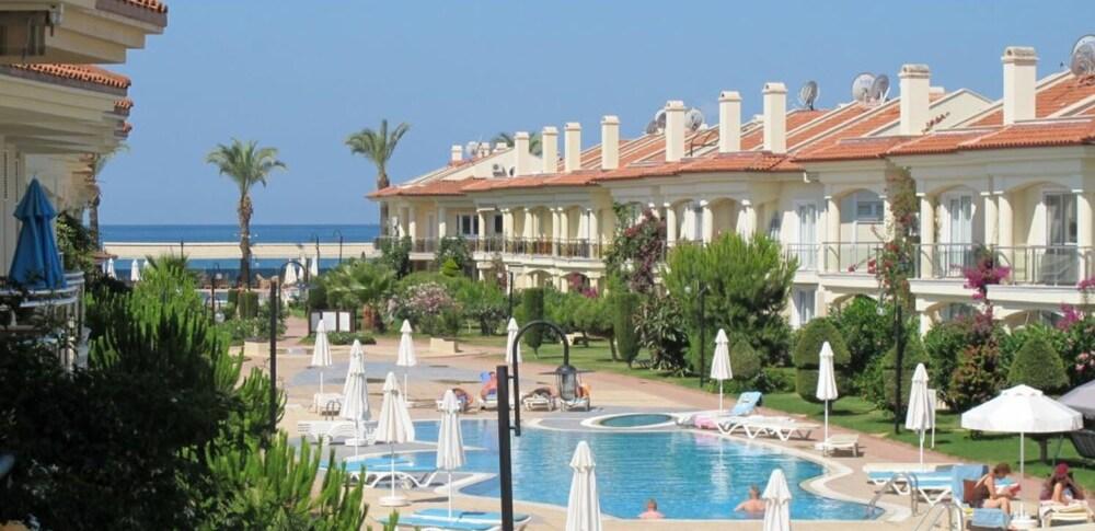 Villa SH15 by JoyLettings