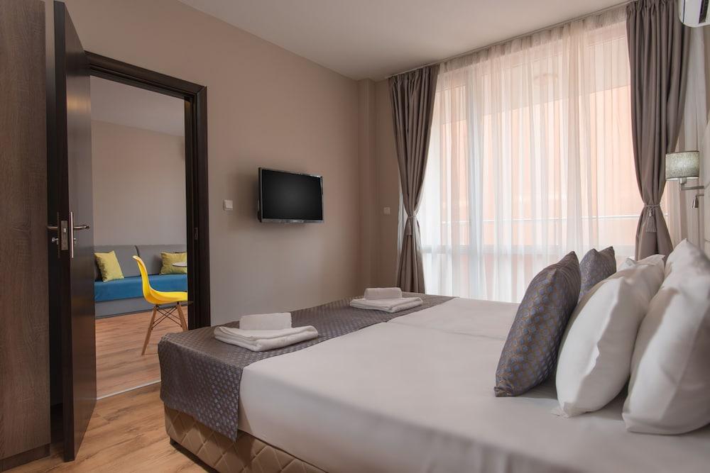 Marina Beach Apartments