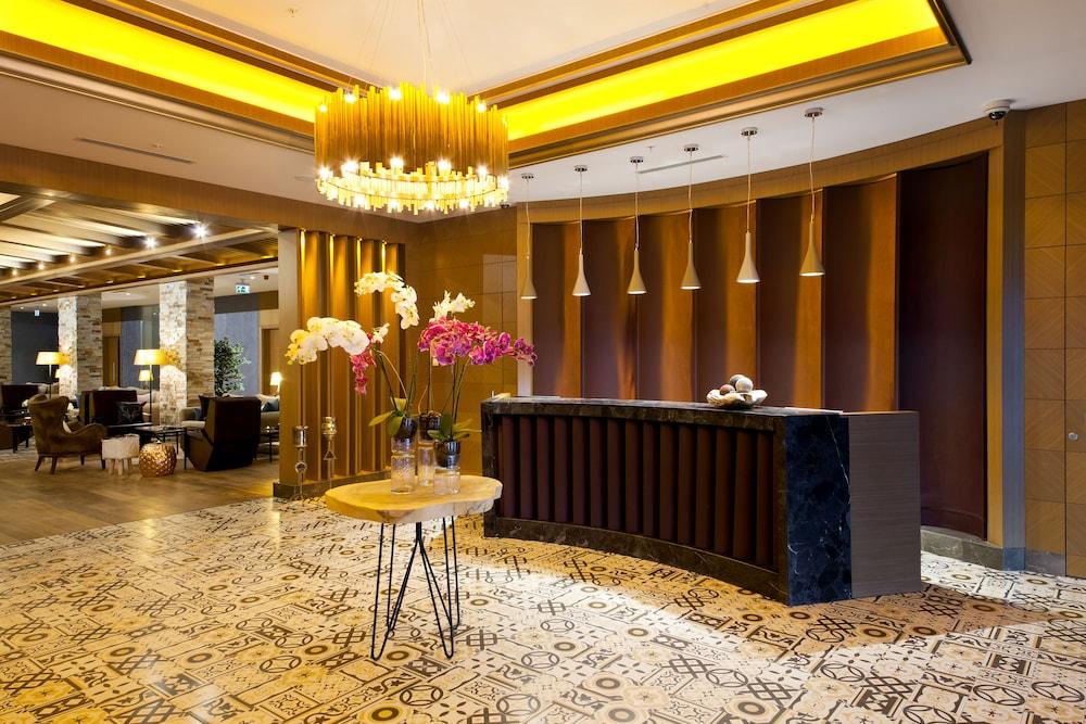 Magna Pivot Hotel - Boutique Class