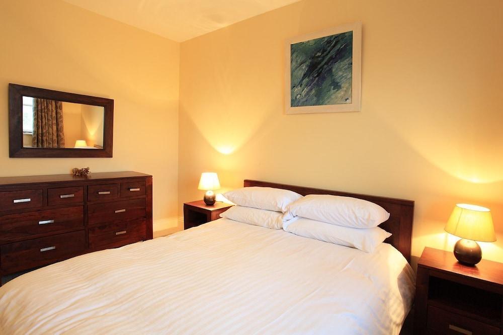 Ardmullen 4 bed Walnut