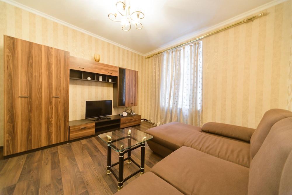 Apartments Kreshchatik 17-21