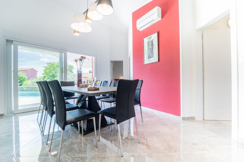 Modern Villa With Pool and Terrace