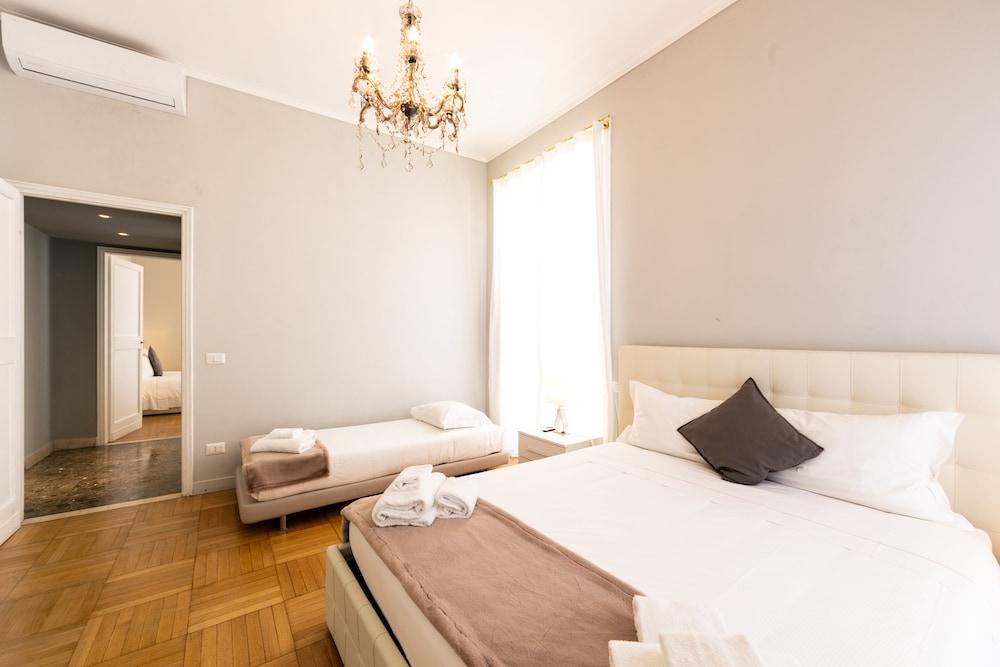 Milan Retreats Duomo