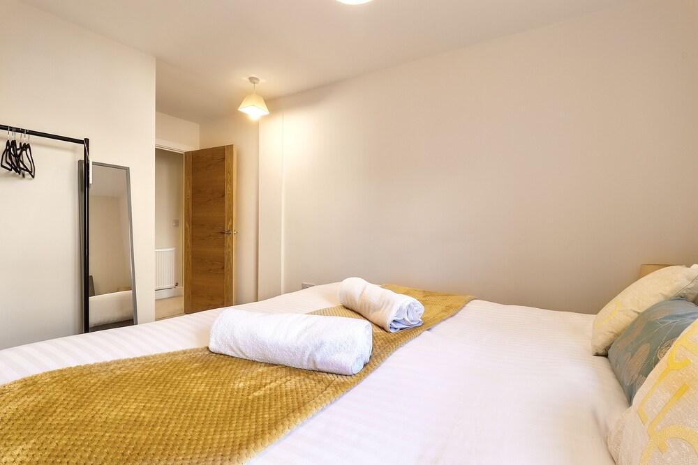 Sapphire Serviced Apartment