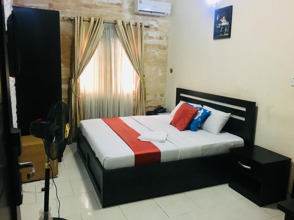 Perch Hotel And Suites