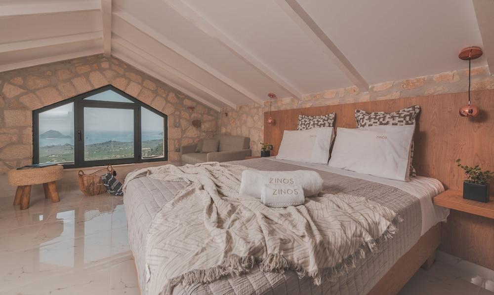 Zinos Luxury Villa