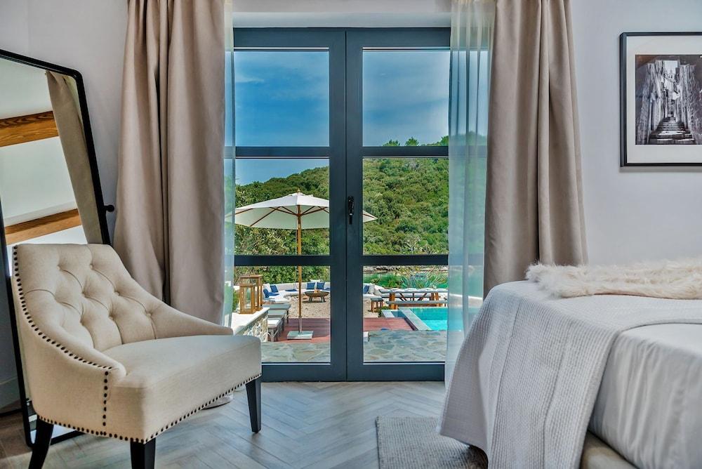 Beachfront Villa Feodora Grande