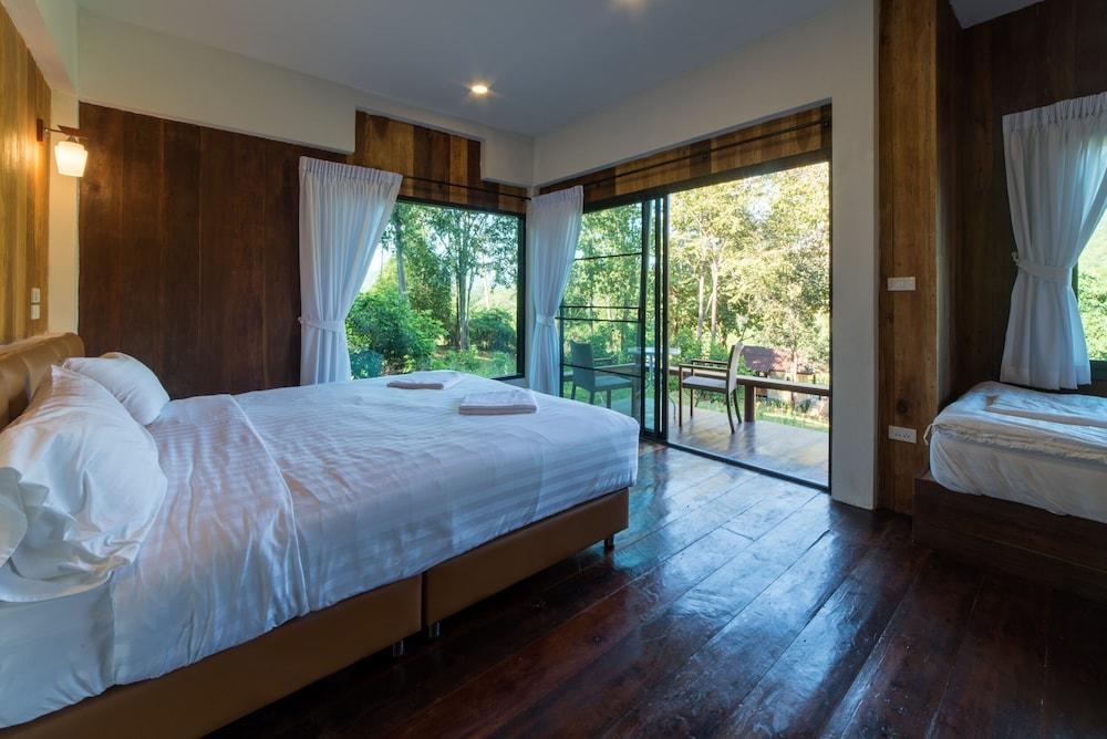 Chiang Mai Elephant Friends