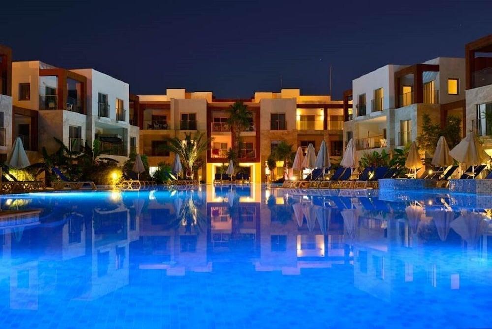 BO058 by Villaofsummer