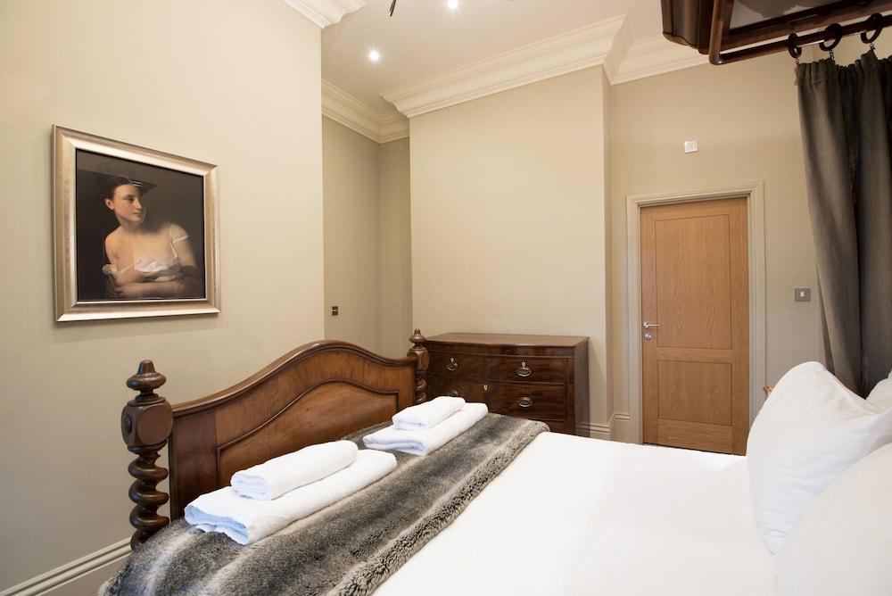 Apartment 1 The Grove