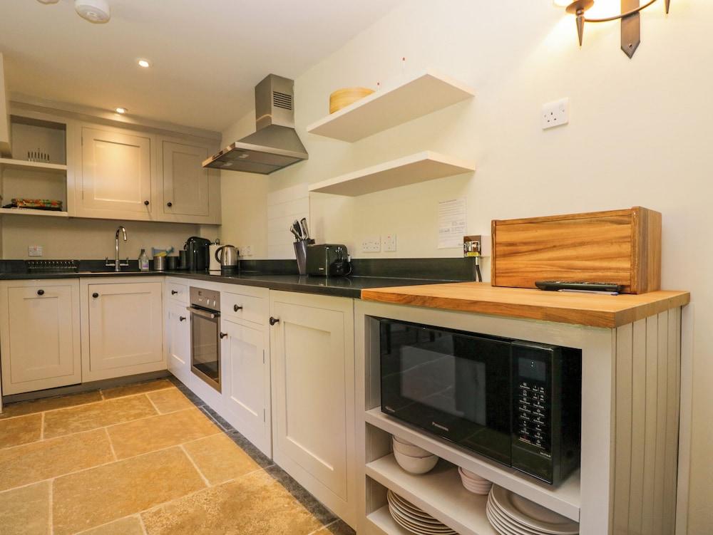 Kings Cottage - North