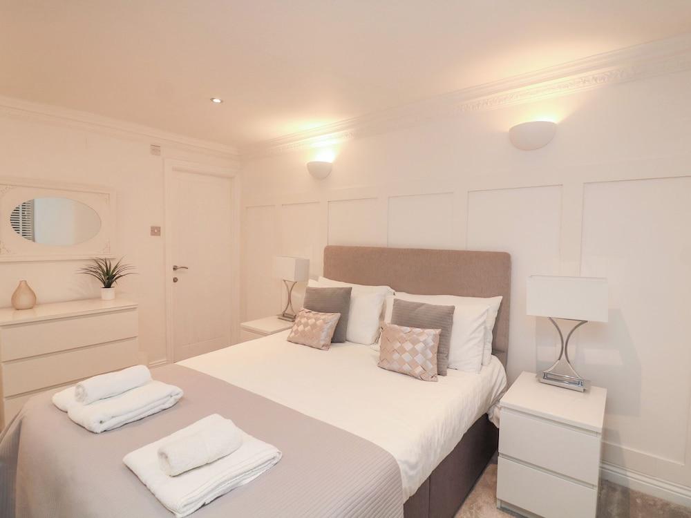 1 The Old Coach House