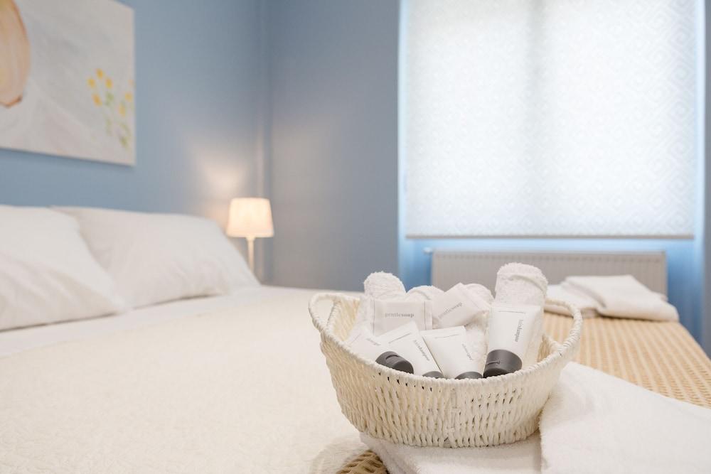 Grandma's Chic & Bright Athenian Home with a Patio