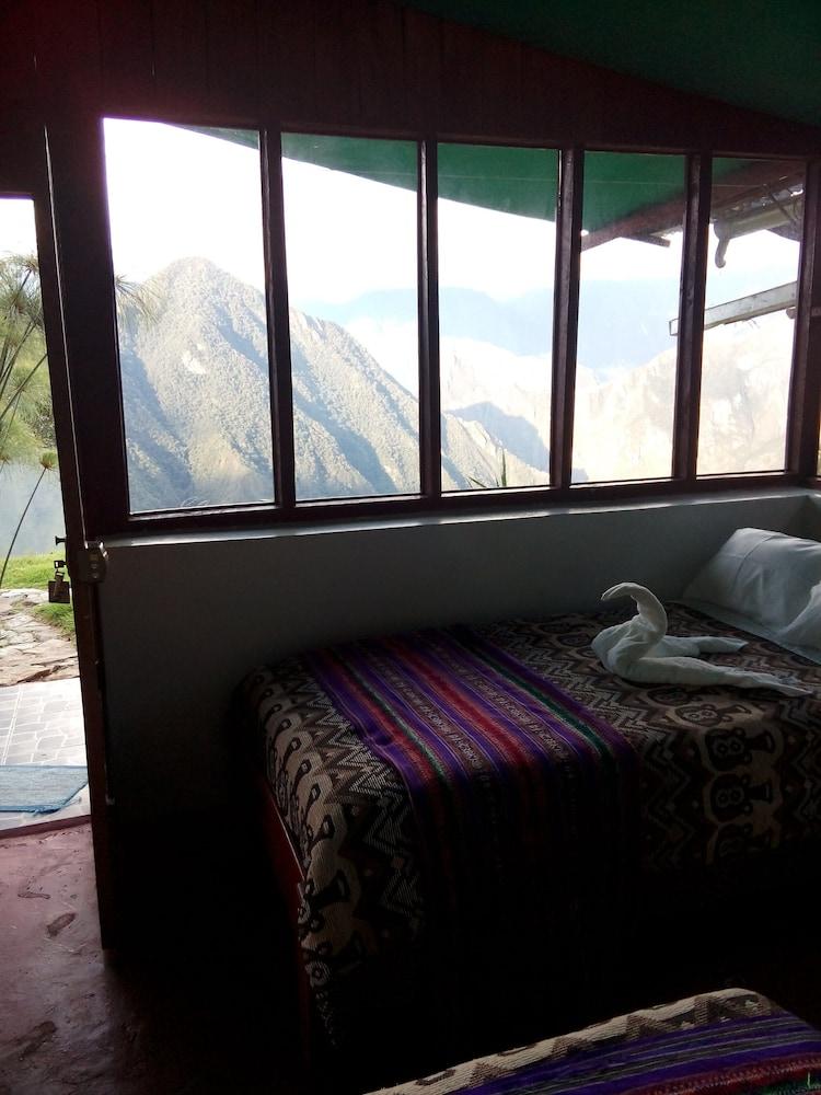 Llactapata Lodge Overlooking MachuPicchu