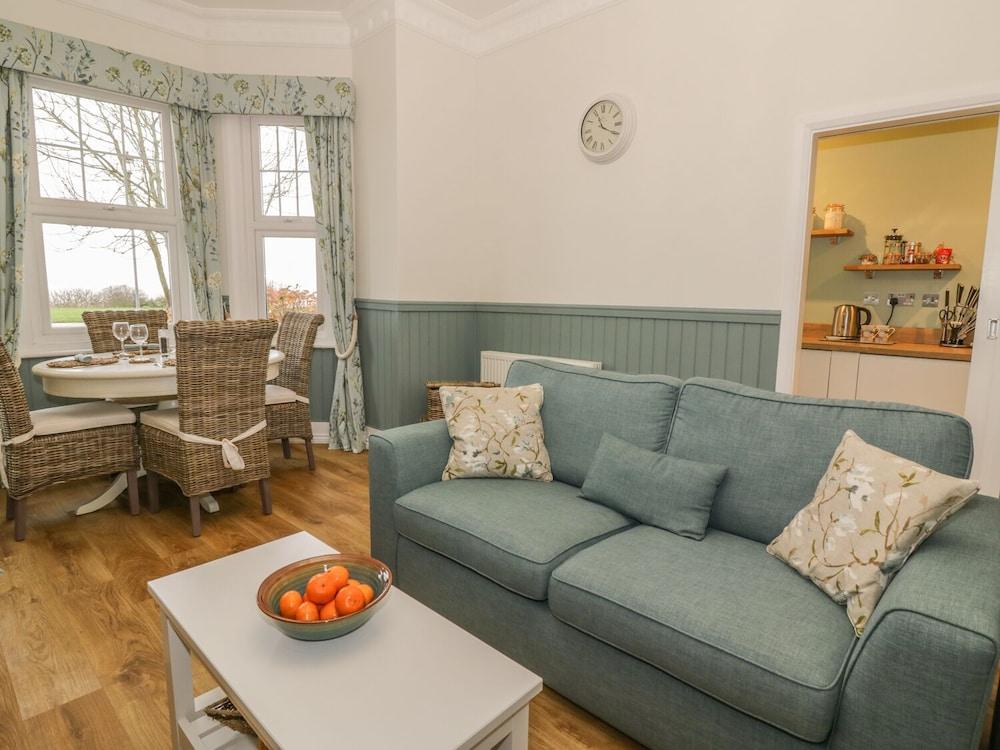 Flat 1, Cambridge Court