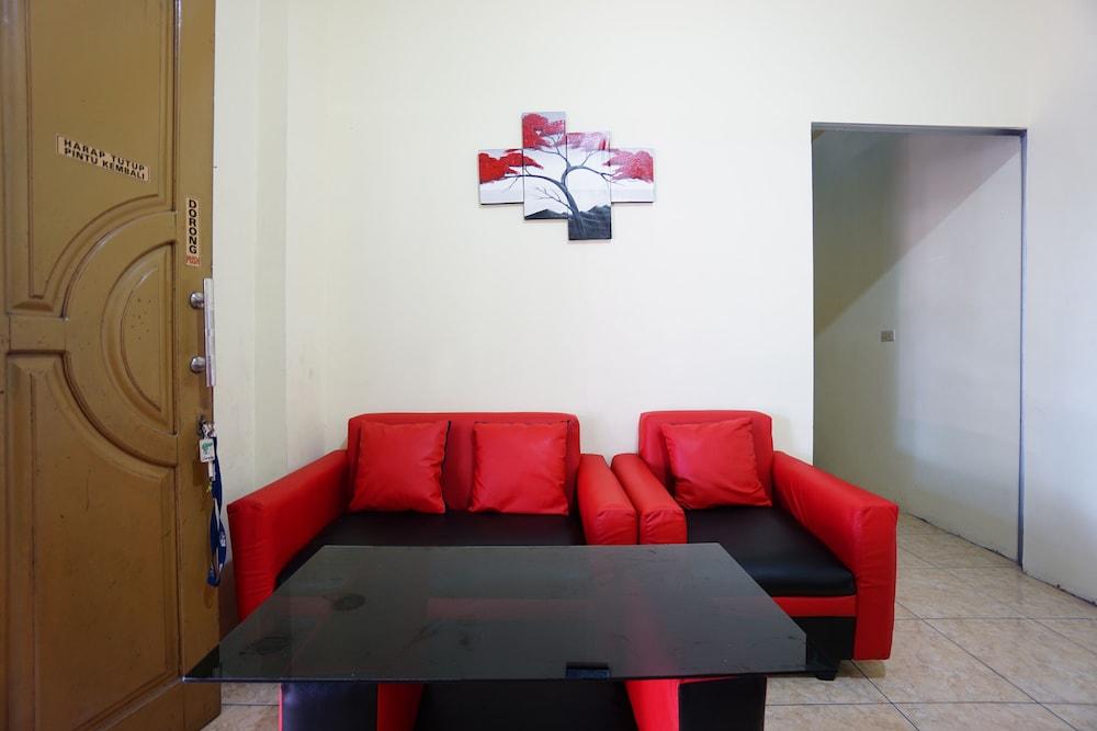 OYO 1912 Kengkang Residence