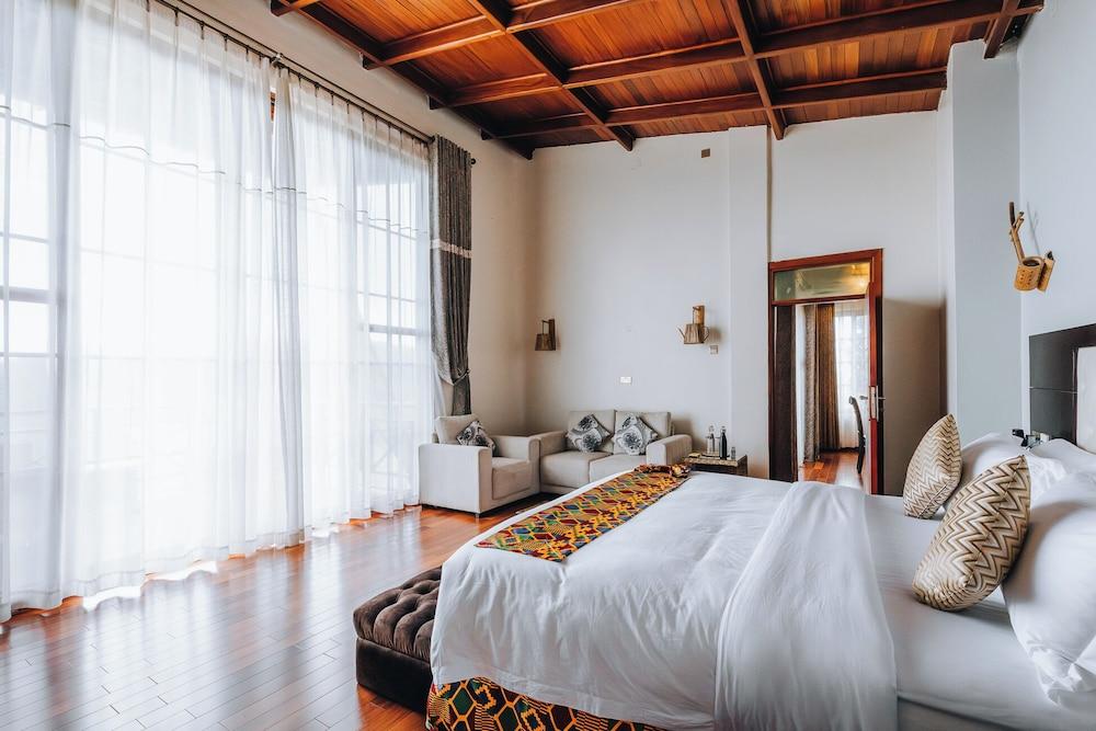 Gorilla Heights Lodge