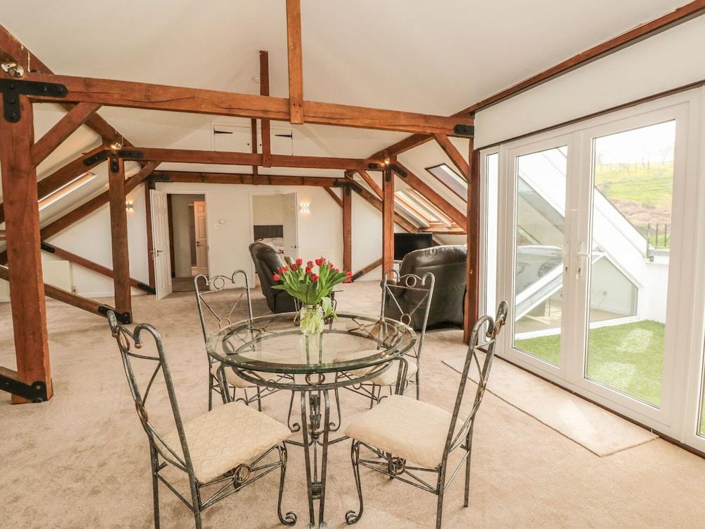 Lower Norton Apartment