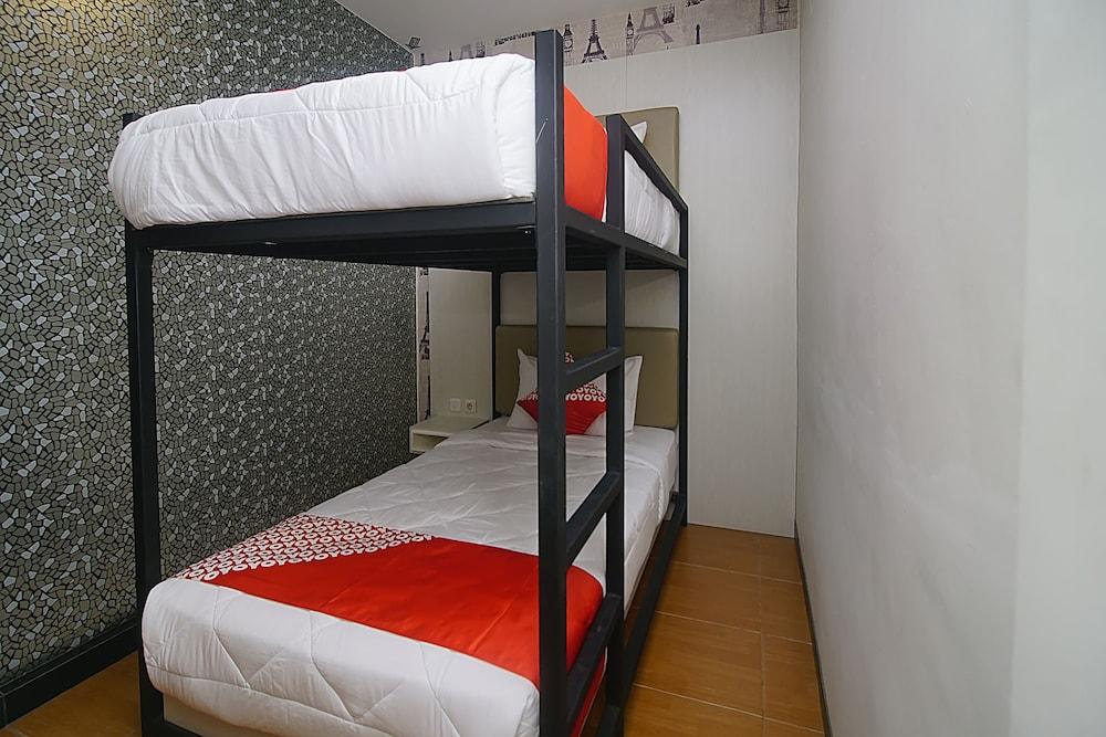 OYO 1726 Bed & Breakfast Inn