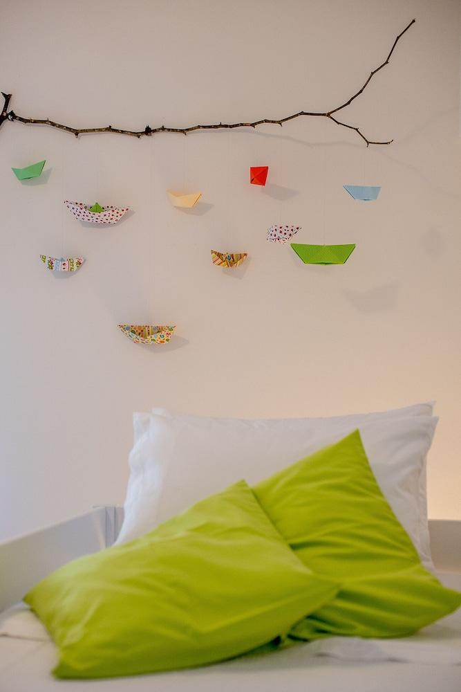 Oikia Eleanthi - Beachfront Garden Home