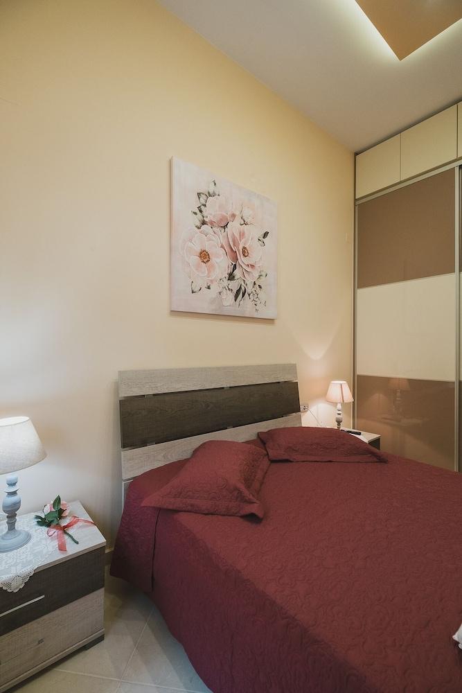 Spacious & New fully equipped Home with Parking