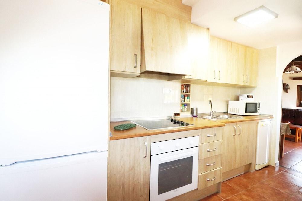 1056 Cortijo Cecilio