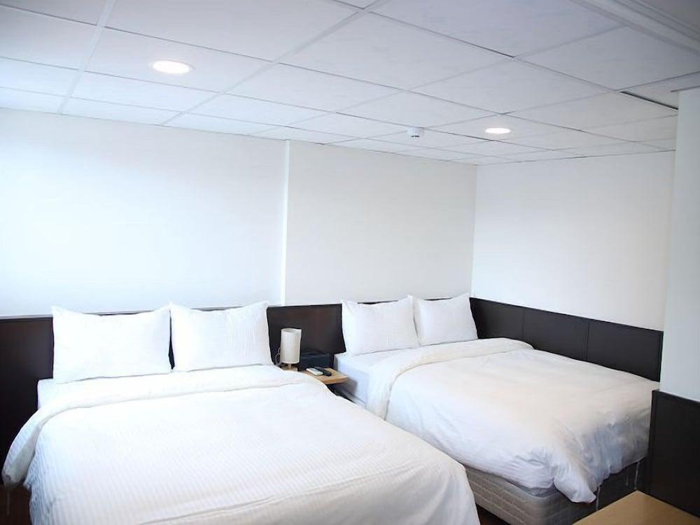 Cloud Izumi Cozy Inn