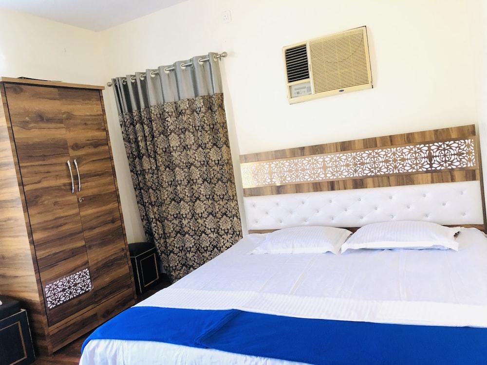 Spicy Mango Malhotra's Pristine Villa