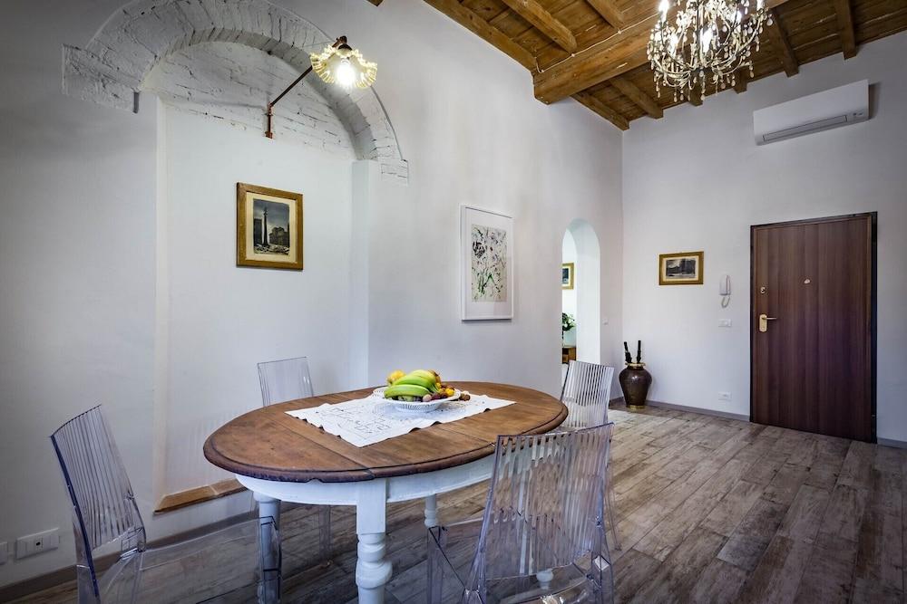 Arno Apartment A by Mmega