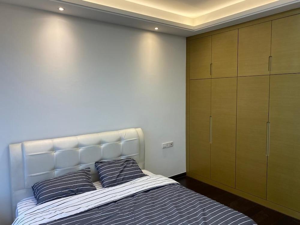 R&F Princess Cove by Wong