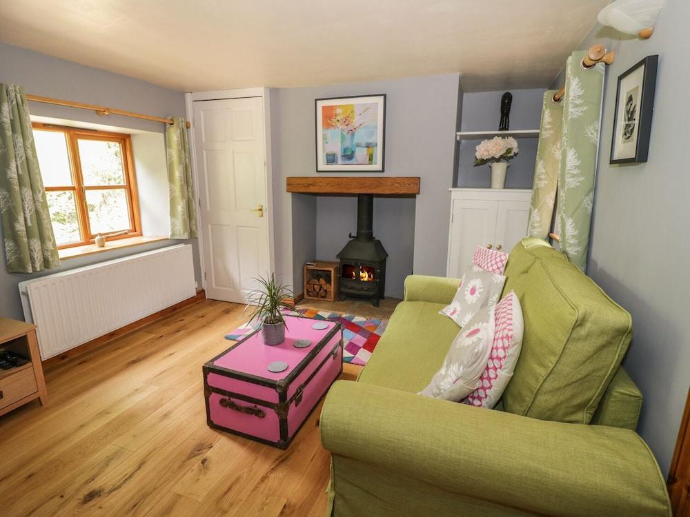 Cottage on the Common