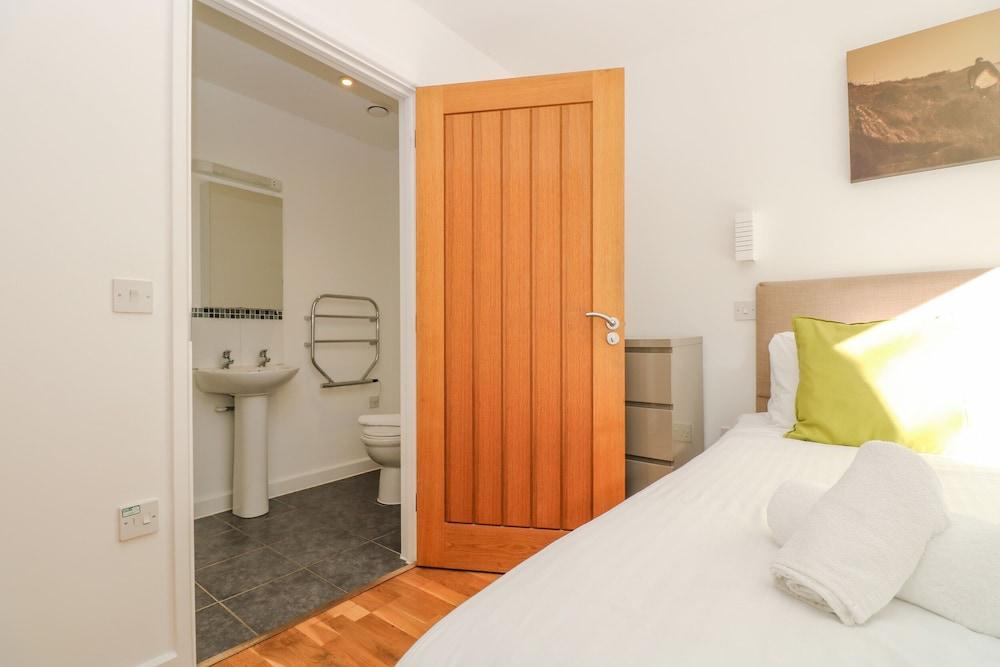 Sea Breeze 17 Gannel