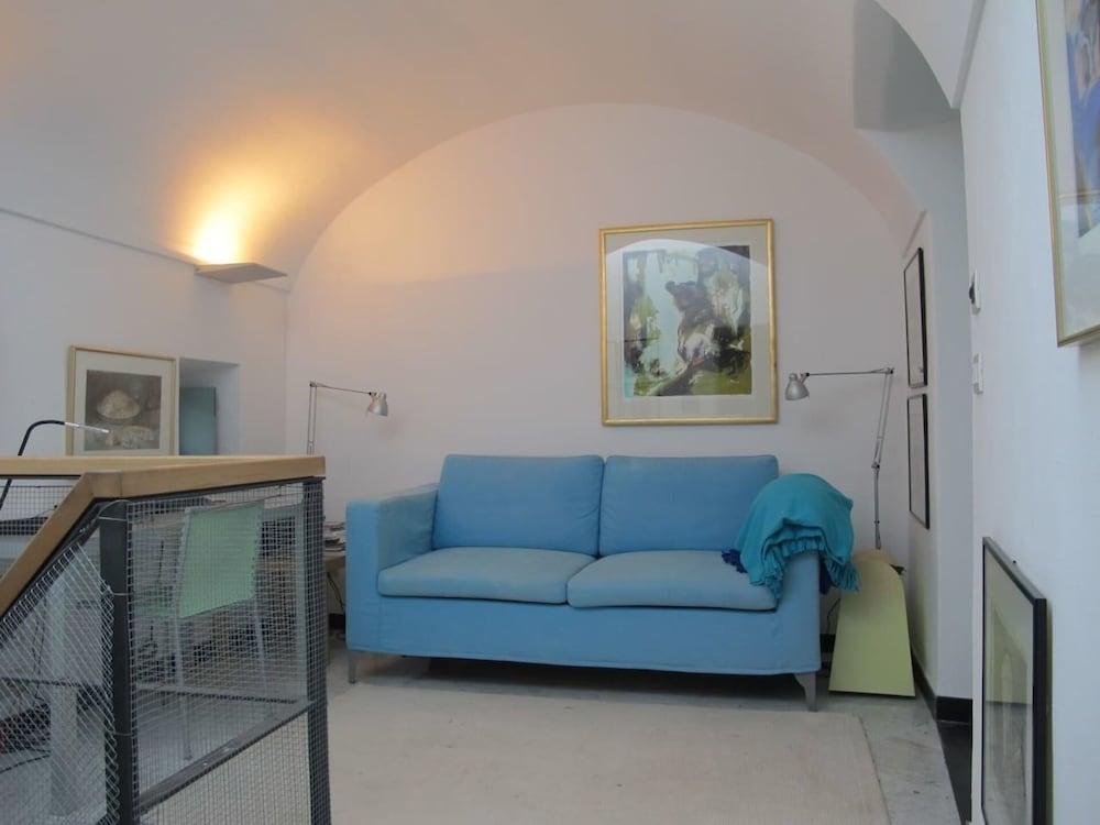 La Scala Within a Stunning 13th Century Setting