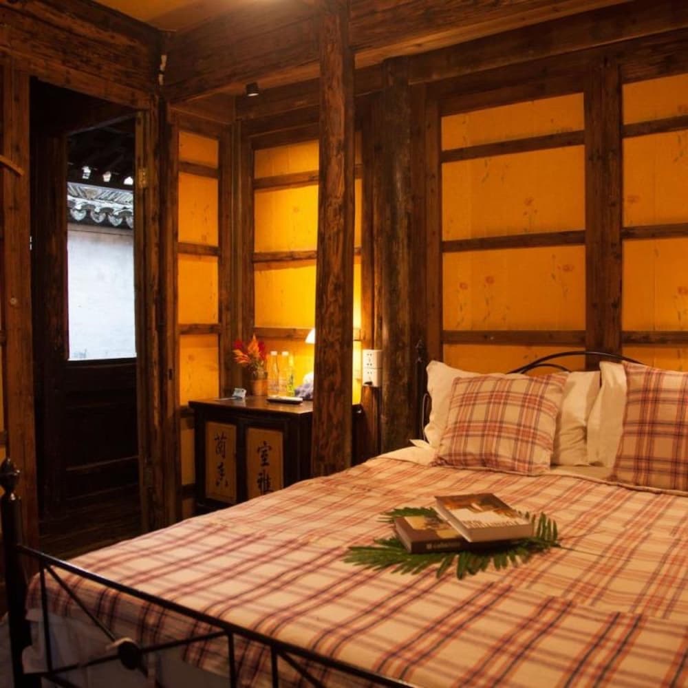 Pig's Inn Huangshan Xidi