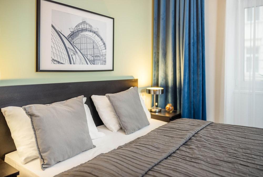 Jimmy's Apartments Emerald