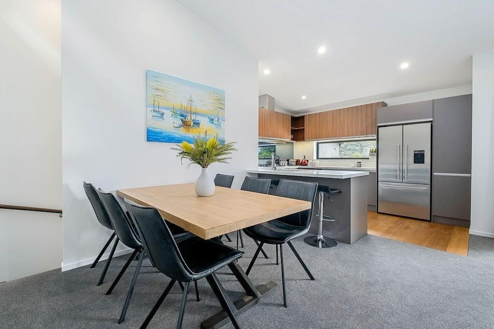 Bright, Modern, Plush - Brand New Townhouse