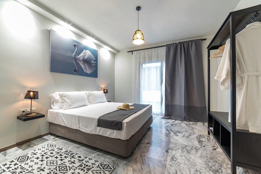 Oinoelia Luxury Suites & Residence