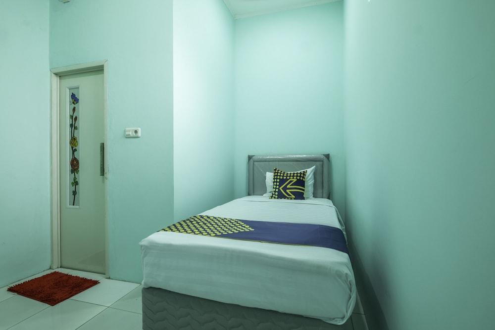 OYO Life 1889 Mbuahpage