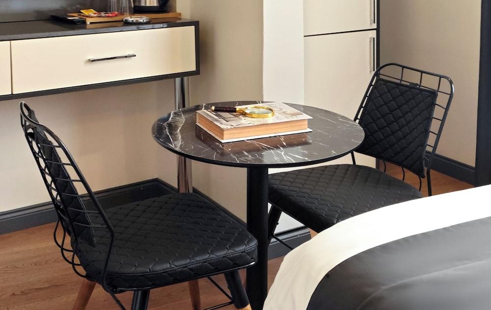 Bakırköy Zeugma Suit