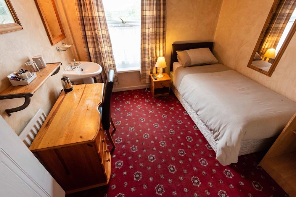 Aarondale Guest House