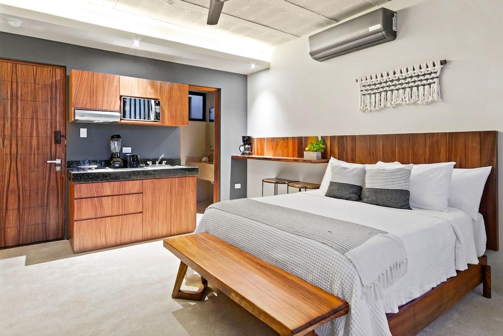 Searena Boutique Condos - Adults Only