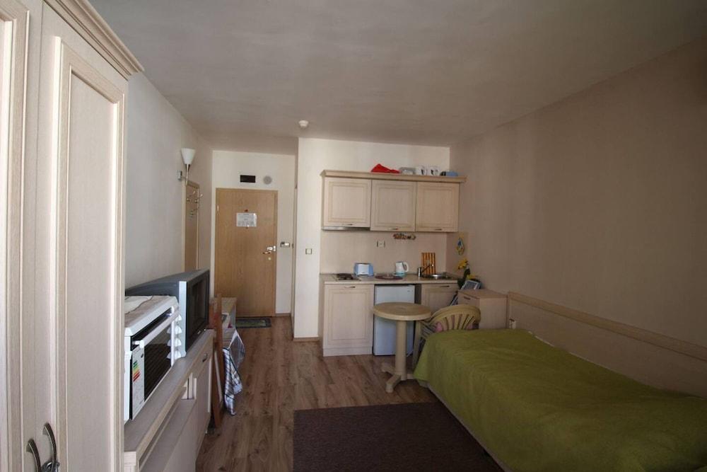 Studio in Avalon Complex