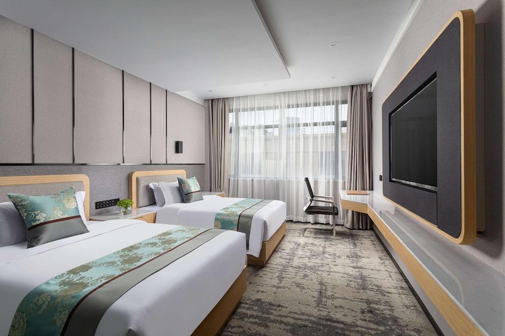 Microtel by Wyndham Hangzhou
