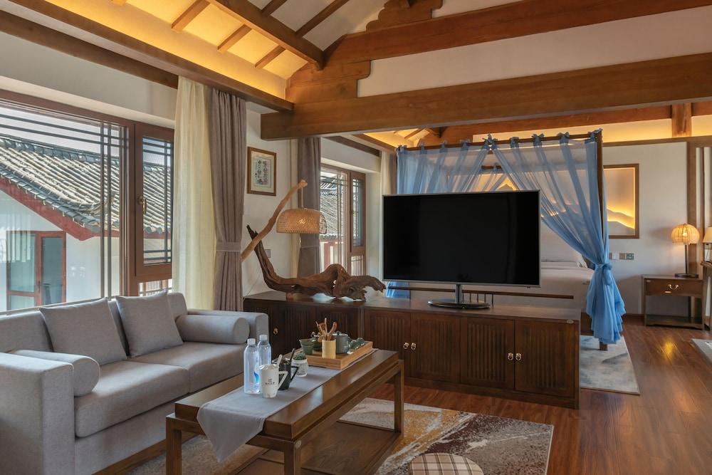 Lijiang Passing-Cloud Resort