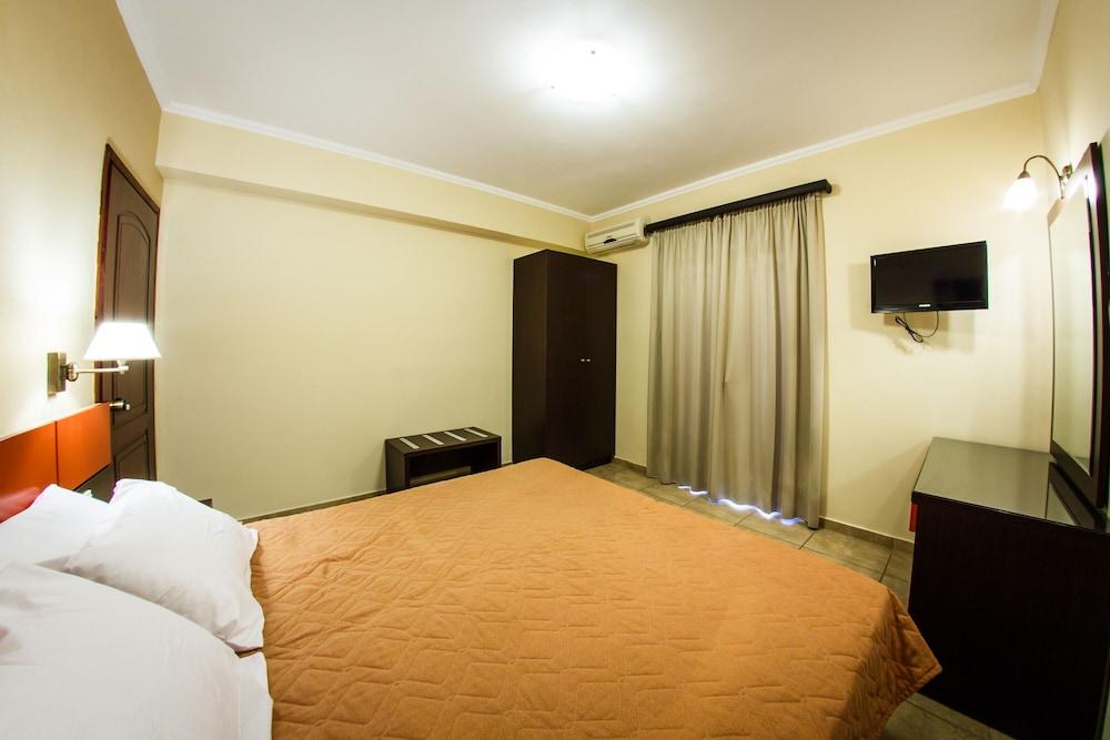 Porto Planos Beach Hotel