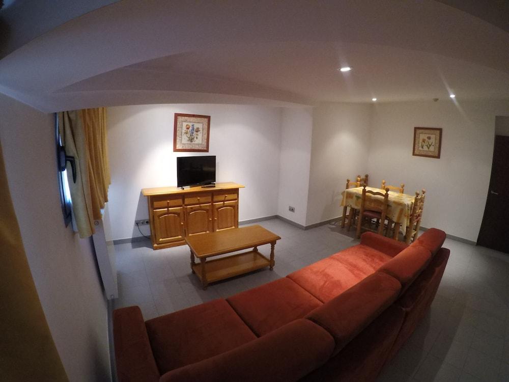 Apartamentos Turísticos Roc Del Castell