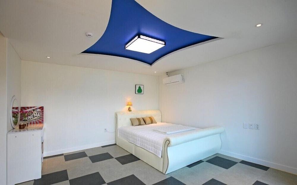 Gyeongju the One Pension - Red