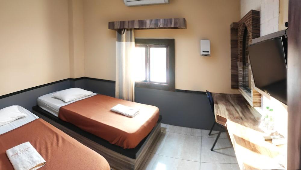 Hotel Syariah Larismanis