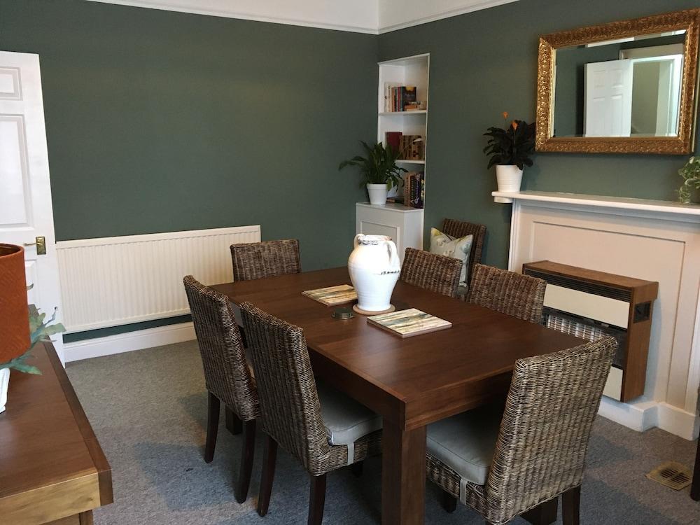 Chic City Centre Georgian Maisonette